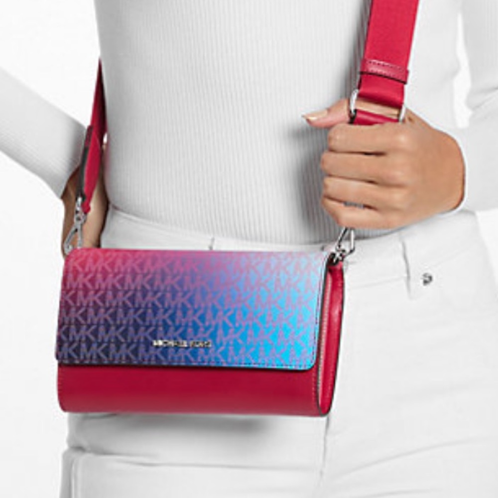 MICHAEL KORS Jet Set Large Ombré Signature Logo Crossbody Bag
Dark Raspberry - Picture 12 of 16